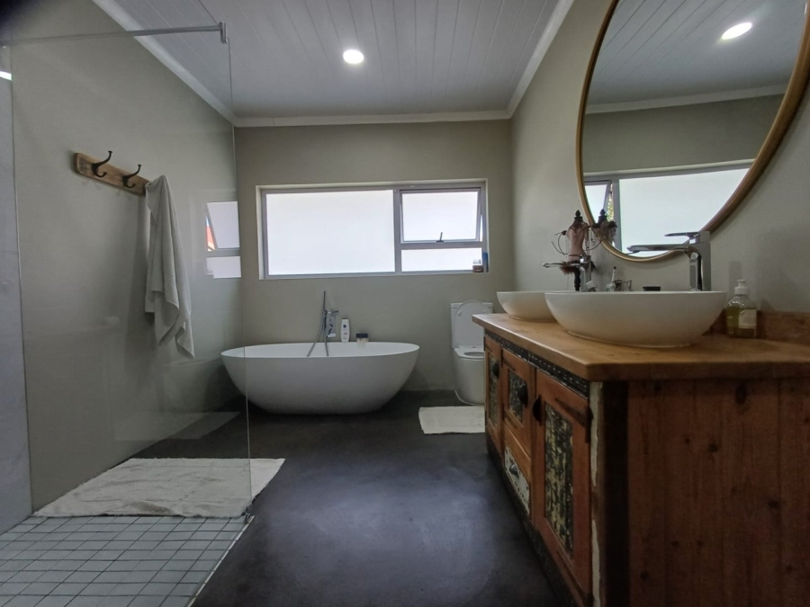 4 Bedroom Property for Sale in Flamwood North West